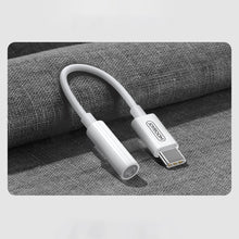 Заредете изображение във визуализатора на галерията – Joyroom headphone adapter 3.5mm mini jack (female) - USB Type C (male) white (SH-C1) - TopMag
