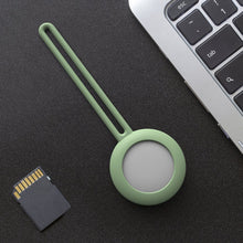 Заредете изображение във визуализатора на галерията – Silicone flexible cover keychain loop case for Apple AirTag green - TopMag
