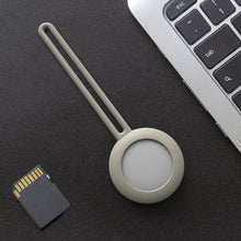 Заредете изображение във визуализатора на галерията – Silicone flexible cover keychain loop case for Apple AirTag gray - TopMag
