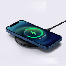 Заредете изображение във визуализатора на галерията – Ugreen Qi wireless charger 15W black (80537) - TopMag
