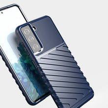 Заредете изображение във визуализатора на галерията – Thunder Case flexible armored cover for Samsung Galaxy S21 FE black - TopMag
