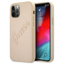 Заредете изображение във визуализатора на галерията – Guess GUHCP12MRSAVSLG iPhone 12/12 Pro 6,1" złoty/gold hardcase Saffiano Vintage Script - TopMag
