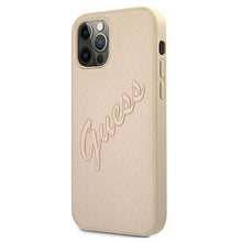 Заредете изображение във визуализатора на галерията – Guess GUHCP12MRSAVSLG iPhone 12/12 Pro 6,1" złoty/gold hardcase Saffiano Vintage Script - TopMag
