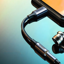 Заредете изображение във визуализатора на галерията – Ugreen headphone adapter with 3.5 mm mini jack to USB Type C 10 cm black (AV161 50631) - TopMag
