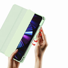 Заредете изображение във визуализатора на галерията – Dux Ducis Toby armored tough Smart Cover for iPad Pro 11'' 2021 with a holder for Apple Pencil green - TopMag
