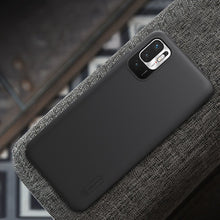 Заредете изображение във визуализатора на галерията – Nillkin Super Frosted Shield Case + kickstand for Xiaomi Redmi Note 10 5G black - TopMag
