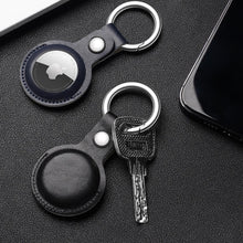 Заредете изображение във визуализатора на галерията – Dux Ducis PU leather key ring keychain case for Apple AirTag black - TopMag
