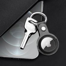Заредете изображение във визуализатора на галерията – Dux Ducis PU leather key ring keychain case for Apple AirTag black - TopMag
