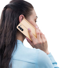Заредете изображение във визуализатора на галерията – Dux Ducis Skin Pro Bookcase type case for Samsung Galaxy S21 FE golden - TopMag
