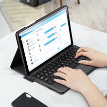 Заредете изображение във визуализатора на галерията – Dux Ducis Touchpad Keyboard Case wireless Bluetooth keyboard Samsung Galaxy Tab A7 10.4'' 2020 black - TopMag
