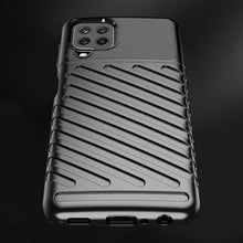 Заредете изображение във визуализатора на галерията – Thunder Case Flexible Tough Rugged Cover TPU Case for Samsung Galaxy A22 4G green - TopMag
