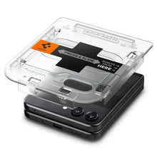 Заредете изображение във визуализатора на галерията – TEMPERED GLASS Spigen GLAS.TR "EZ FIT" 2-PACK GALAXY Z Flip 5 CLEAR

