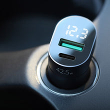 Заредете изображение във визуализатора на галерията – Joyroom C-A17 fast car charger USB / USB Type C 42,5W Quick Charge, Power Delivery, AFC, SCP blue - TopMag
