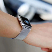 Заредете изображение във визуализатора на галерията – Magnetic Strap Watch Strap 6/5/4/3/2 / SE (40mm / 38mm) Magnetic Band Bracelet Bracelet Green
