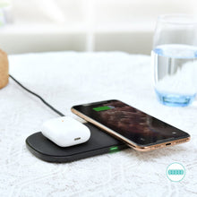 Заредете изображение във визуализатора на галерията – Choetech 2in1 Qi Wireless Charger for Airpods 2 Phone / Earphone with 5 Charging Coils Black (T535-S (H)) - TopMag
