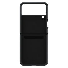Заредете изображение във визуализатора на галерията – Samsung Leather Cover Phone Case for Galaxy Z Flip 3 green (EF-VF711LGEGWW) - TopMag

