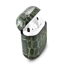 Заредете изображение във визуализатора на галерията – iCarer Leather Crocodile natural leather case for AirPods 2 / AirPods 1 green (WMAP008-GN) - TopMag
