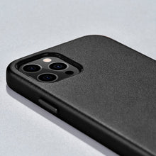 Заредете изображение във визуализатора на галерията – iCarer Case Leather genuine leather case for iPhone 12 Pro Max black (WMI1217-BK) (MagSafe compatible) - TopMag
