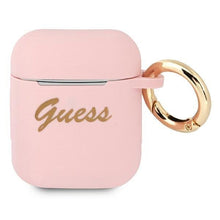 Заредете изображение във визуализатора на галерията – Guess GUA2SSSI AirPods cover różowy/pink Silicone Vintage Script - TopMag
