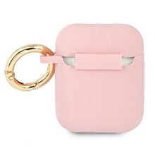 Заредете изображение във визуализатора на галерията – Guess GUA2SSSI AirPods cover różowy/pink Silicone Vintage Script - TopMag
