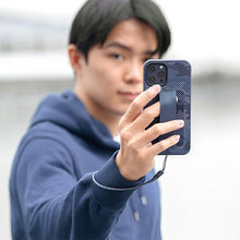 Заредете изображение във визуализатора на галерията – UNIQ etui Heldro iPhone 12 Pro Max 6,7" niebieski moro/marine camo Antimicrobial - TopMag
