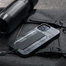 Заредете изображение във визуализатора на галерията – UNIQ etui Heldro iPhone 12/12 Pro 6,1" czarny moro/charcoal camo Antimicrobial - TopMag
