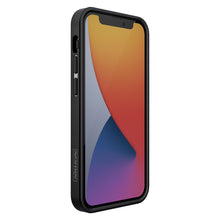 Заредете изображение във визуализатора на галерията – Nillkin Synthetic Fiber Carbon case cover for iPhone 13 black - TopMag
