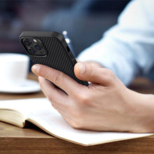 Заредете изображение във визуализатора на галерията – Nillkin Synthetic Fiber Carbon case cover for iPhone 13 Pro black - TopMag
