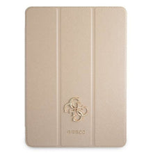Заредете изображение във визуализатора на галерията – Guess GUIC12PUSASGO iPad 12,9" 2021 Book Cover złoty/gold Saffiano Collection - TopMag
