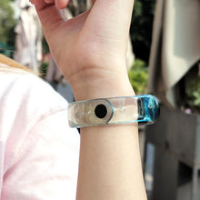 Заредете изображение във визуализатора на галерията – Replacment silicone band strap for Xiaomi Mi Band 6 / 5 red - TopMag

