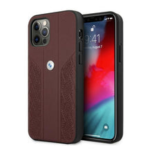 Заредете изображение във визуализатора на галерията – Etui BMW BMHCP12LRSPPR iPhone 12 Pro Max 6,7" czerwony/red hardcase Leather Curve Perforate - TopMag
