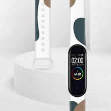 Заредете изображение във визуализатора на галерията – Strap Moro Wristband for Xiaomi Mi Band 6 / Mi Band 5 Silicone Strap Camo Watch Bracelet (5) - TopMag
