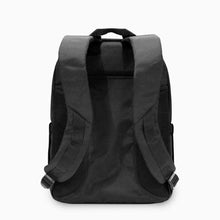 Заредете изображение във визуализатора на галерията – BMW Backpack BMBP15SPCTFK 16" black/black Carbon&amp;Leather Tricolor
