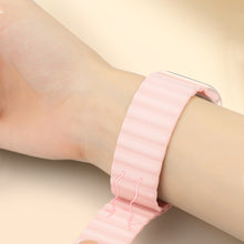 Заредете изображение във визуализатора на галерията – Kingxbar Magnetic Band Strap Watch Bracelet: Ultra / 8/7/6 / SE / 5/4/3/2 (49mm / 45mm / 44mm / 42mm) Magnetic Silicone Band Red - TopMag
