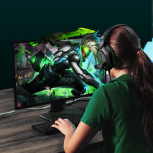 Заредете изображение във визуализатора на галерията – Joyroom Gaming 3.5mm mini jack with remote control and microphone for players black (JR-HG1 green) - TopMag
