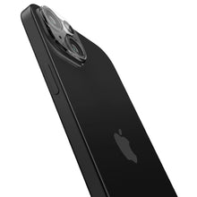 Заредете изображение във визуализатора на галерията – Spigen Optik.tR Camera Protector for iPhone 15 / 15 Plus - transparent 2 pcs.
