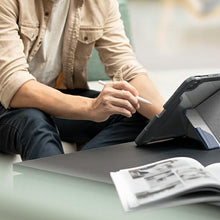 Заредете изображение във визуализатора на галерията – UNIQ etui Trexa iPad 10.2" 2021/2020/ 2019 Antimicrobial czerwony/red - TopMag
