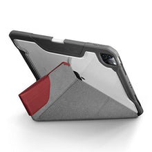 Заредете изображение във визуализатора на галерията – UNIQ etui Trexa iPad Pro 11" 2021/2020 Antimicrobial czerwony/red - TopMag
