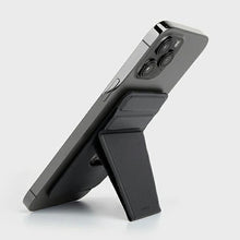 Заредете изображение във визуализатора на галерията – UNIQ Lyft magnetyczny stojak na telefon snap-on stand and card holder czarny/black - TopMag
