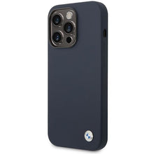 Заредете изображение във визуализатора на галерията – Case BMW BMHMP14XSILNA iPhone 14 Pro Max 6.7" navy blue/navy Silicone Metal Logo MagSafe
