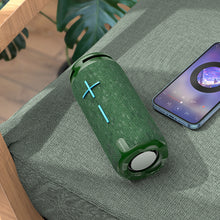 Заредете изображение във визуализатора на галерията – Borofone Portable Bluetooth Speaker BR24 Fashion green
