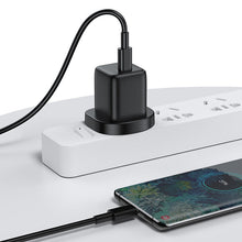Заредете изображение във визуализатора на галерията – Joyroom Small Fast USB Type C PD Charger 25W UK Plug Black (L-P251) - TopMag
