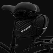 Заредете изображение във визуализатора на галерията – Wozinsky bicycle saddle bag waterproof 1.5l black (WBB27BK) - TopMag
