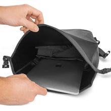 Заредете изображение във визуализатора на галерията – Wozinsky waterproof backpack for bicycle trunk bike bag 2in1 23l black (WBB31BK) - TopMag
