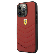 Заредете изображение във визуализатора на галерията – Ferrari FEHCP13LRQUR iPhone 13 Pro / 13 6,1" czerwony/red hardcase Off Track Quilted - TopMag
