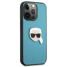 Заредете изображение във визуализатора на галерията – Karl Lagerfeld KLHCP13XPKMB iPhone 13 Pro Max 6,7" niebieski/blue hardcase Leather Ikonik Karl`s Head Metal - TopMag
