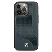 Заредете изображение във визуализатора на галерията – Mercedes MEHCP13XCDONA iPhone 13 Pro Max 6,7" granatowy/navy hardcase Leather Perforated Area - TopMag
