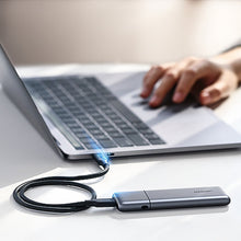 Заредете изображение във визуализатора на галерията – Ugreen housing M.2 NVMe / M.2 SATA SSD SSD USB 3.2 Gen 2 (10Gbps) gray + cable USB - USB Type C 0.5m + USB Type C - USB Type C 0.5m (CM389) cable - TopMag
