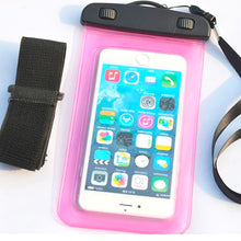 Заредете изображение във визуализатора на галерията – Waterproof case with a PVC phone band - transparent
