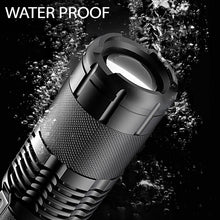 Заредете изображение във визуализатора на галерията – LED Zoom Flashlight LT3 UV

